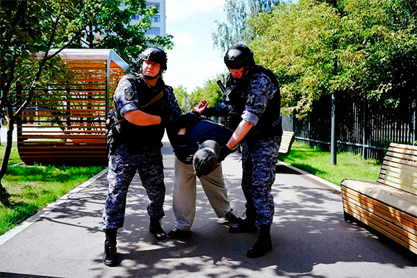 Московские росгвардейцы провели тактико-специальные занятия на охраняемом объекте