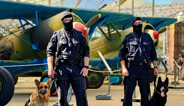 Кинологи ОМОН «Авангард» столичного главка Росгвардии приняли участие в мероприятии в честь Дня фронтовой собаки